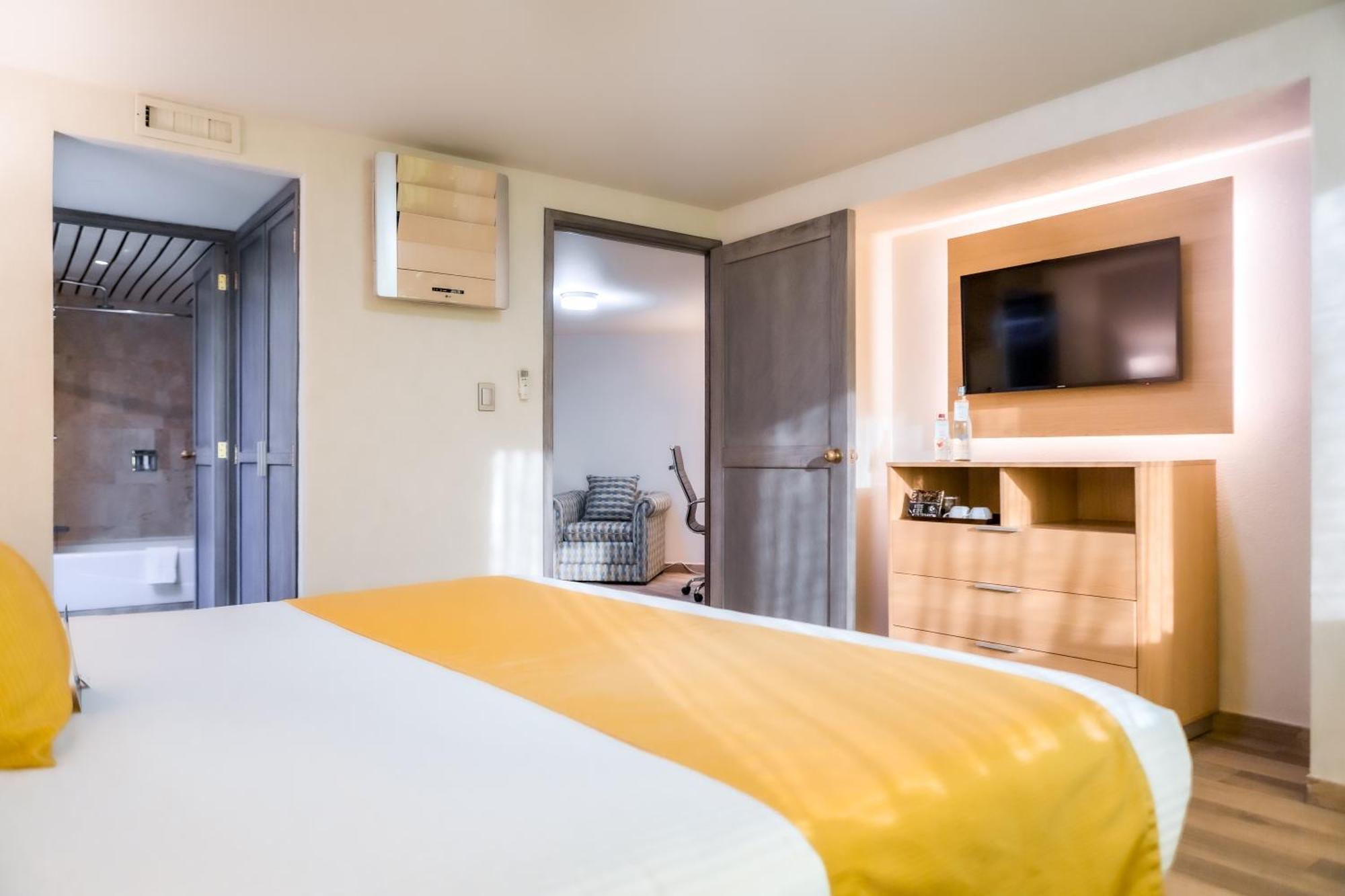 La Joya Pachuca Ξενοδοχείο Εξωτερικό φωτογραφία A room at the hotel