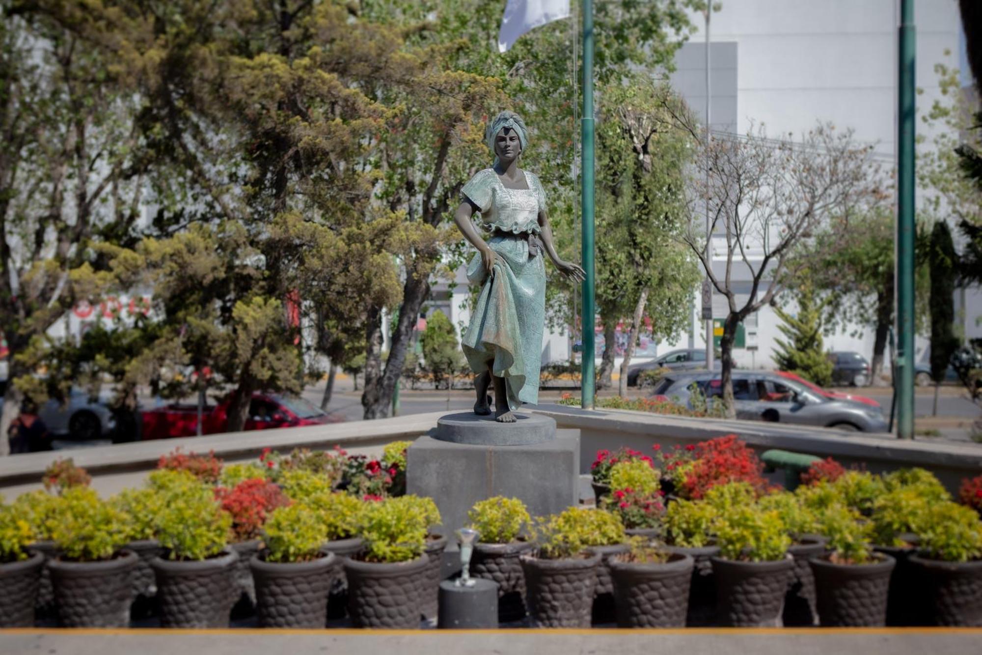 La Joya Pachuca Ξενοδοχείο Εξωτερικό φωτογραφία Statue of the Virgin Mary